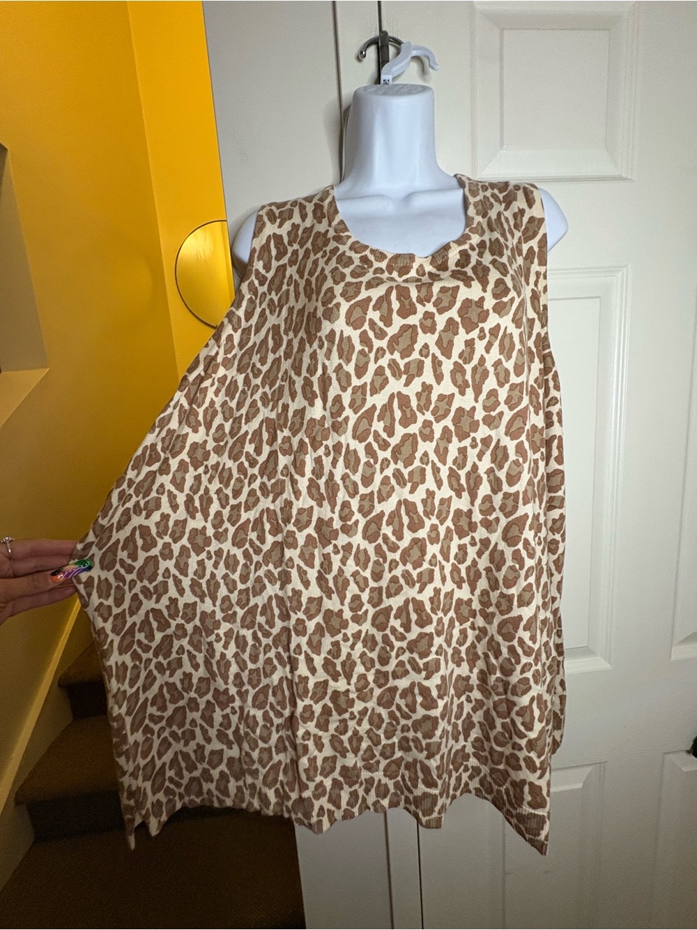 Issac Mizrahi Sleeveless Beige and Brown Leopard Print Women's Top